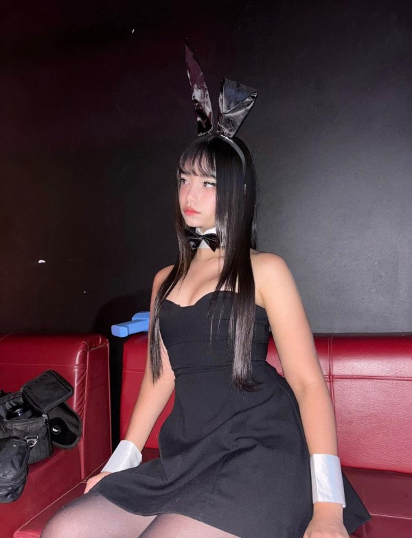 jovencita apasionada mamada profunda sexo guarro piso solo