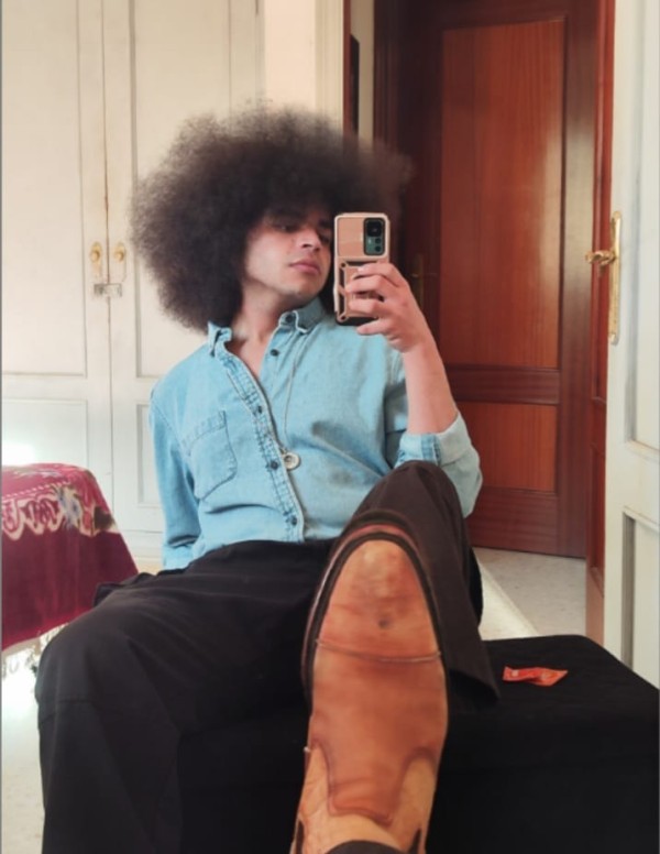 Boy en Jerez. Apasionado y fascinante jovencito en busca de tus risas.