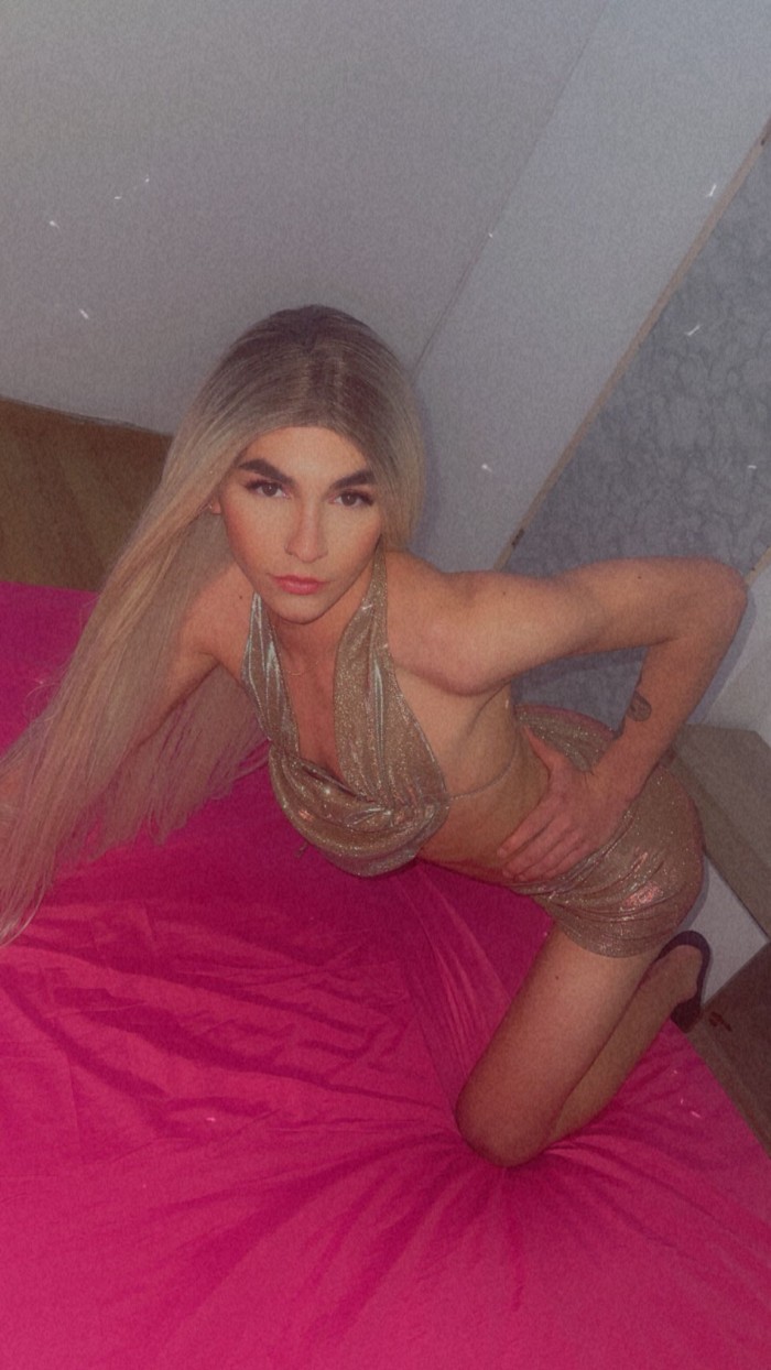 NIÑATA TRANS CD VERSÁTIL Y FEMENINA TE HARÉ DE TOD