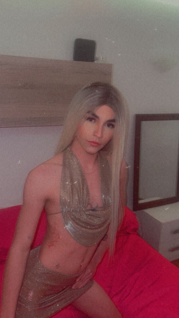 NIÑATA TRANS CD VERSÁTIL Y FEMENINA TE HARÉ DE TOD