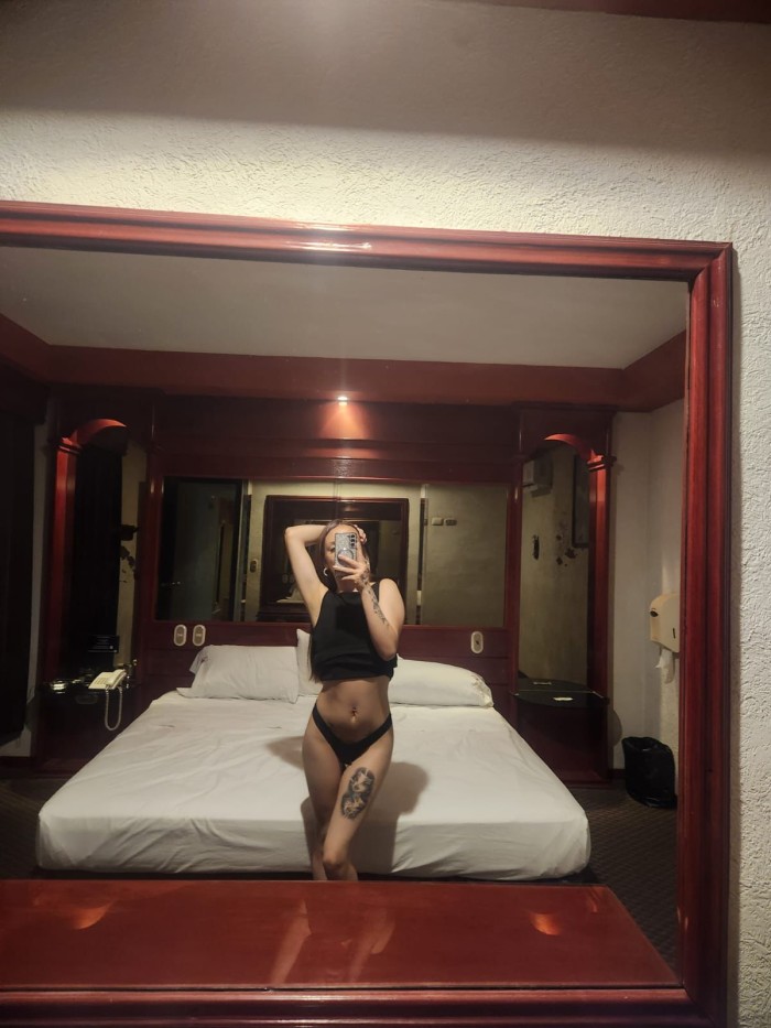 VEN A DISFRUTAR A MI LADO, SOY LO QUE NECESITAS