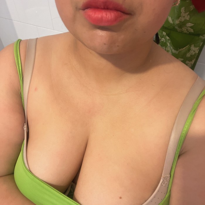 Marina mamadas coche con goma Moratalaz