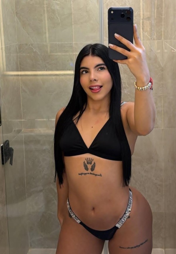 Jovencita latina, PUTITA y fiestera Particular