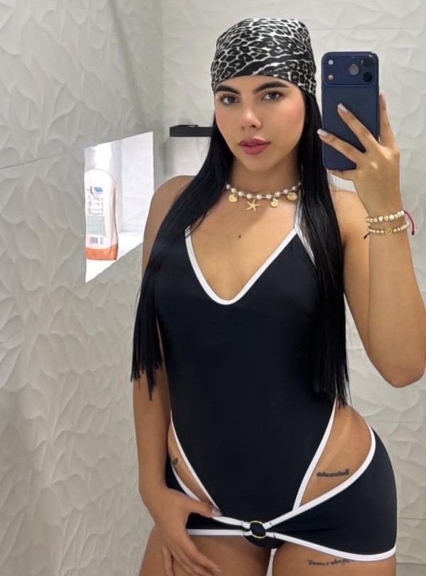 Jovencita latina, PUTITA y fiestera Particular