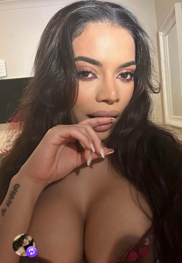 Raquel Brasileña muy caliente