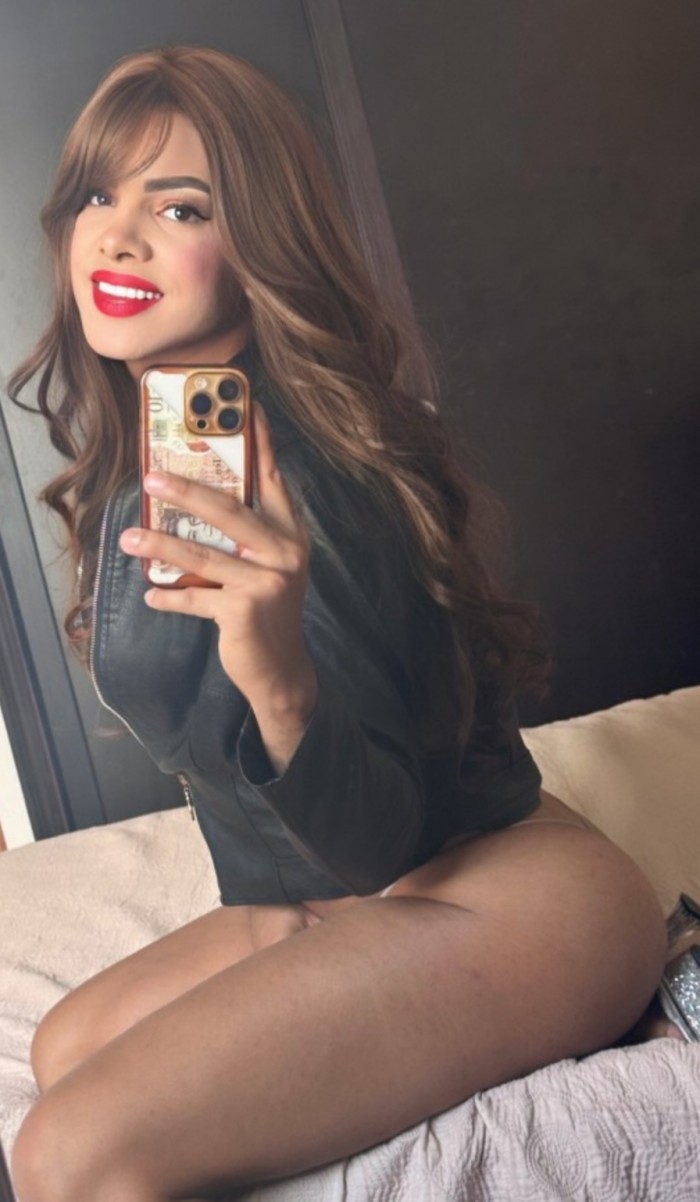 Trans divina hermoss con curvas 23 años
