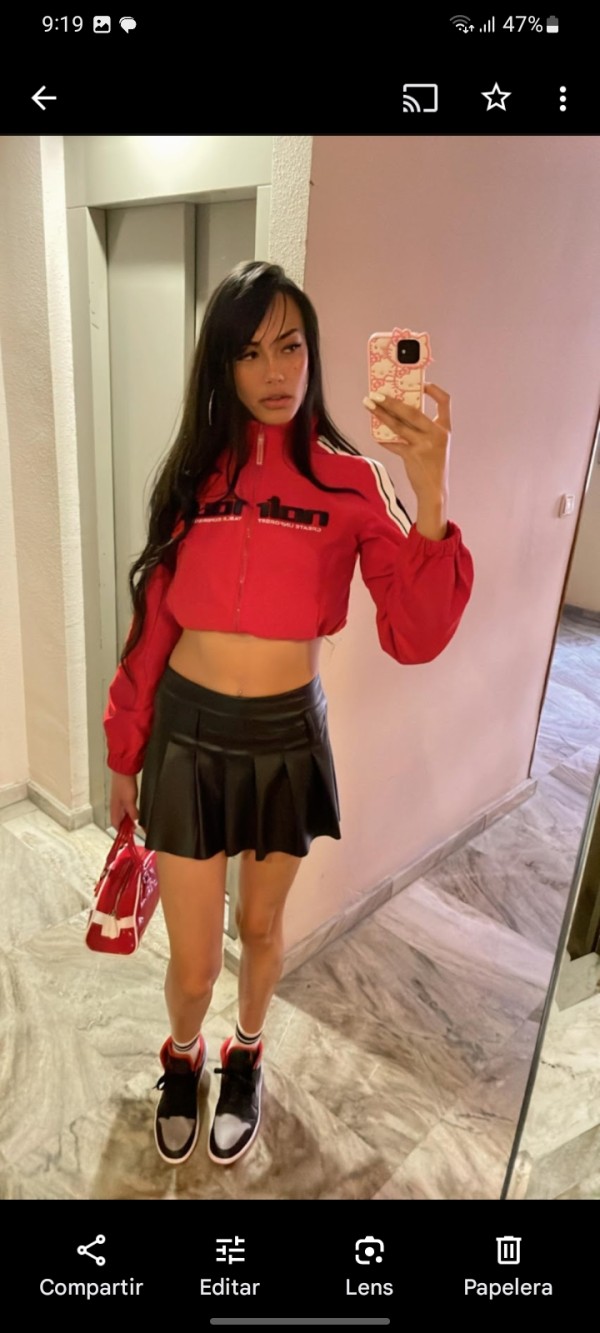 Joven latina real