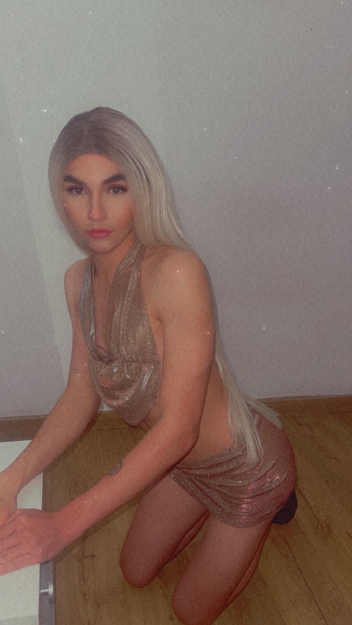 NIÑATA TRANS CD VERSÁTIL Y FEMENINA TE HARÉ DE TOD