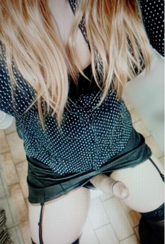 CROSSDRESS AMA  FOLLADORA EN BOIRO SALIDAS