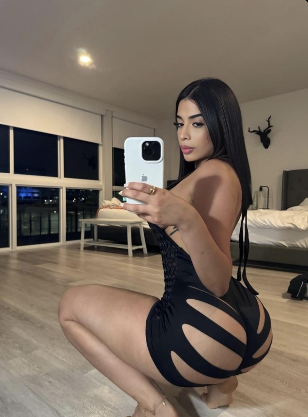 Amber Hermosa Latina implicada