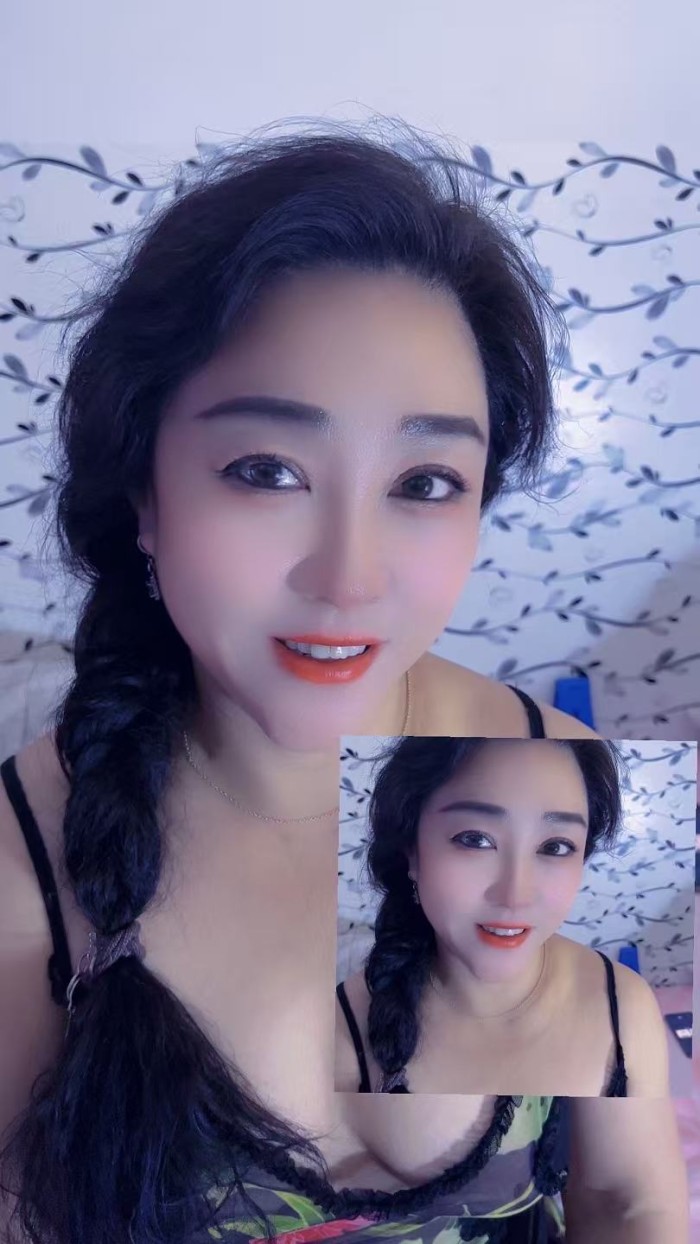 chica muy guapa trabaja bien