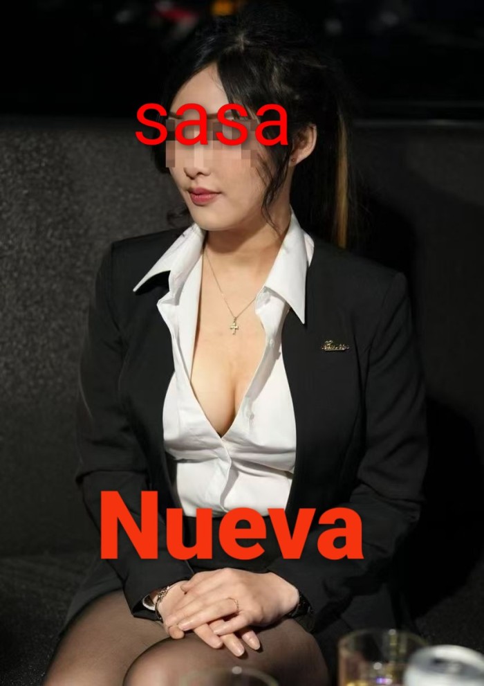 chica muy guapa trabaja bien