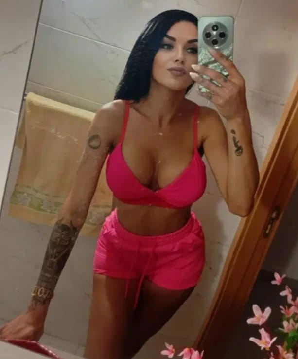 VERSATIL POLLONA LECHERA ADICTA AL PLACER