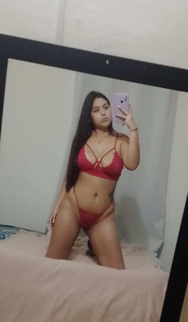 ENTREGADA DELICIOSA MORBOSA COMPLACIENTE