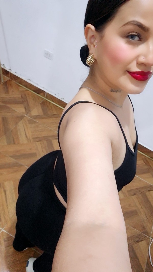 MABEL CON GANAS DE QUE ME FOLLEN EL CULO