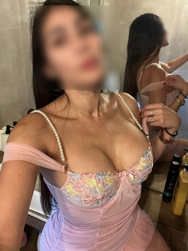 Macarena tetas atrevidas