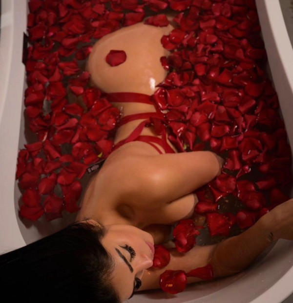 ROSITA NOVEDAD MUY FIESTERA, CACHONDA, COMPLACIENTE