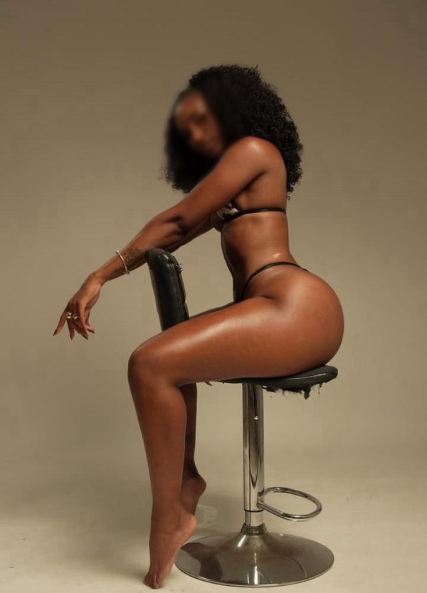 Soy una chica muy cariñosa brasileira y doy masajes maravillosos.