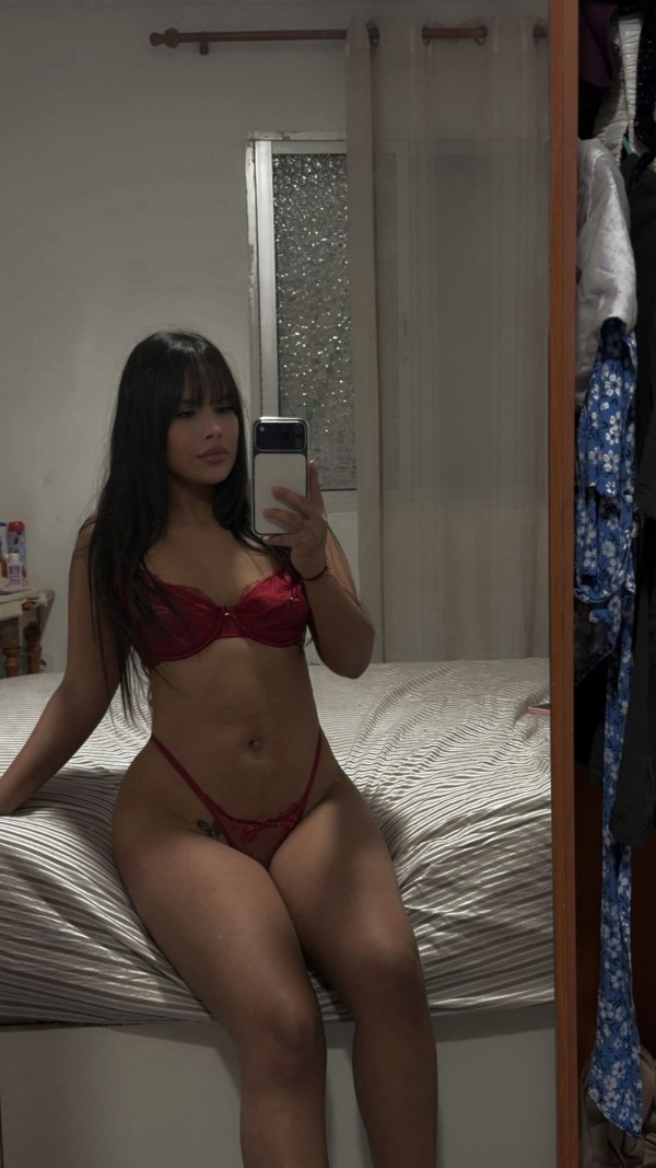 JOVENCITA ESPECTACULAR, LA MAS COMPLETA EN CADIZ