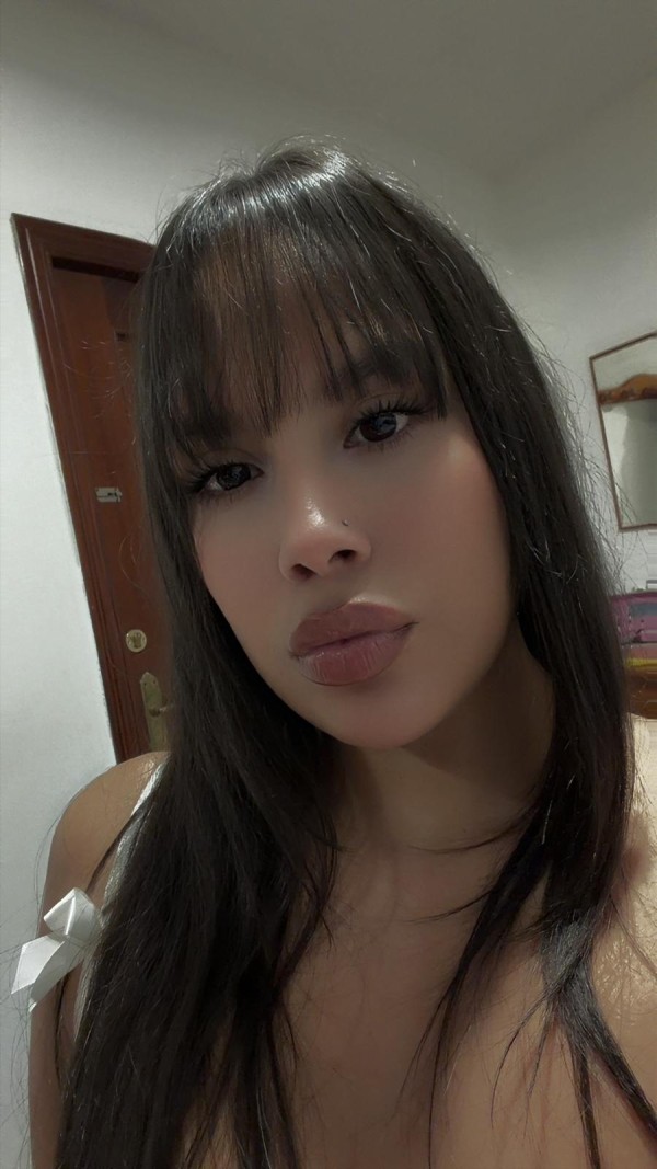 JOVENCITA ESPECTACULAR, LA MAS COMPLETA EN CADIZ