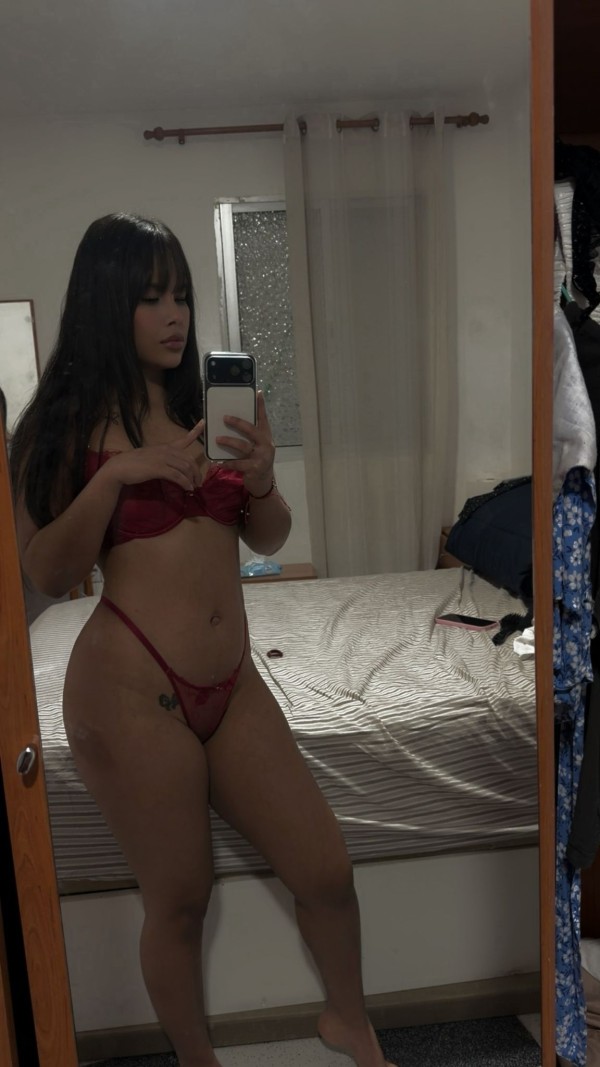 JOVENCITA ESPECTACULAR, LA MAS COMPLETA EN CADIZ