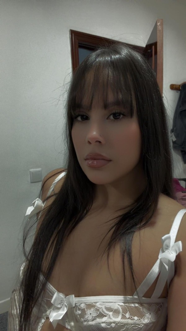 JOVENCITA ESPECTACULAR, LA MAS COMPLETA EN CADIZ