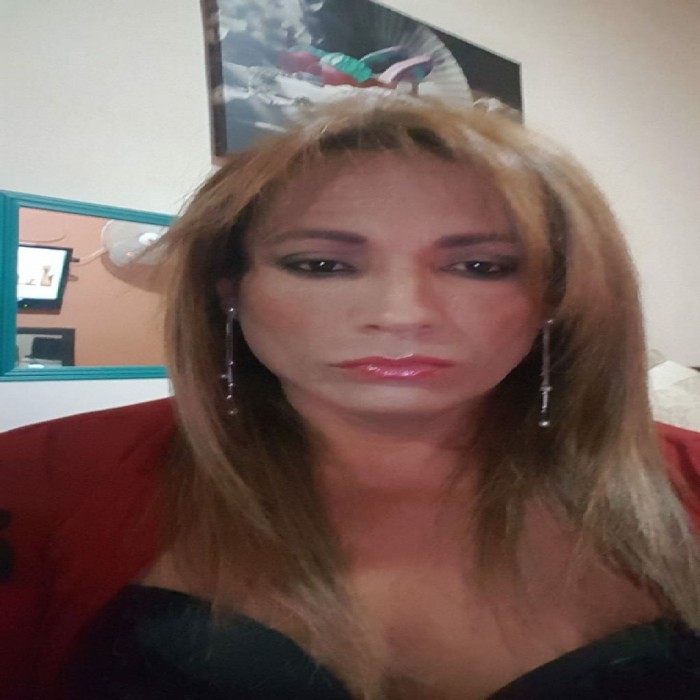 Sofía trans fiestera experta parejas vicio total