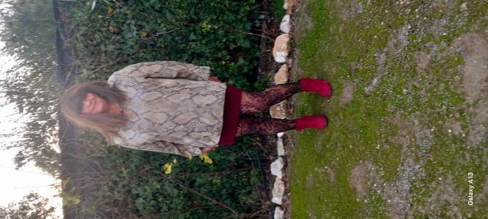 Hombre madurito bisex se viste de mujer