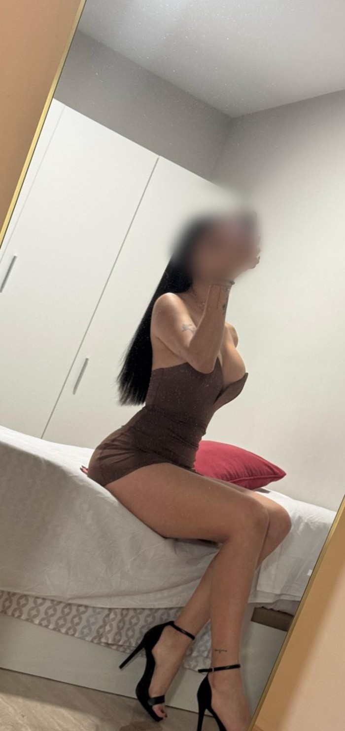 Karol Jovencita Latina Picante y muy Divertida.