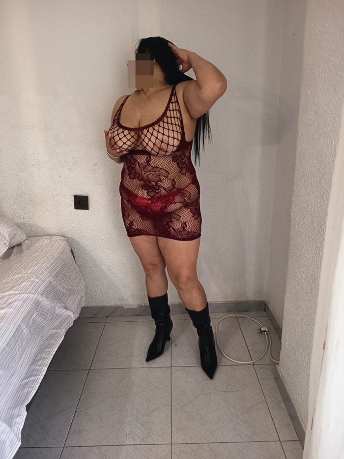 MUJER COMPLACIENTE SIN LIMITES EN LA CAMA