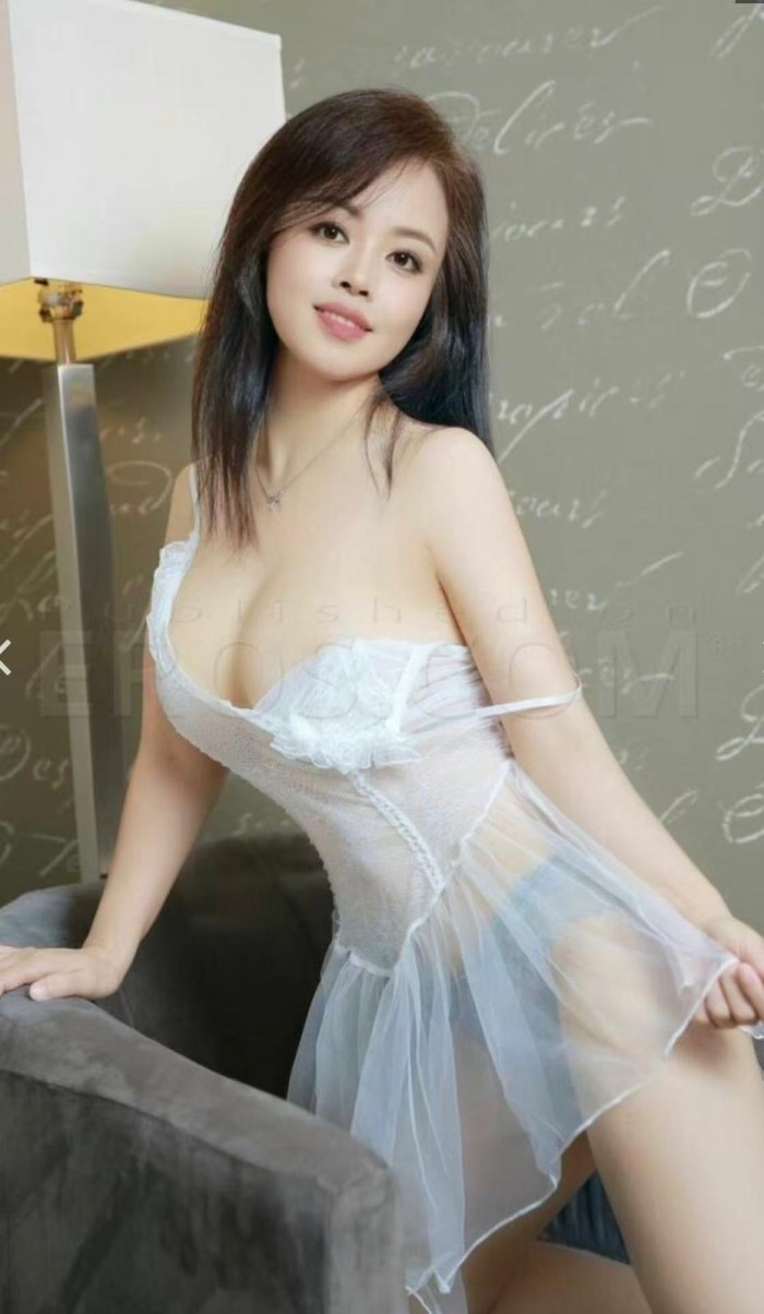 Impresionante asiática en arrecife – Lanzarote