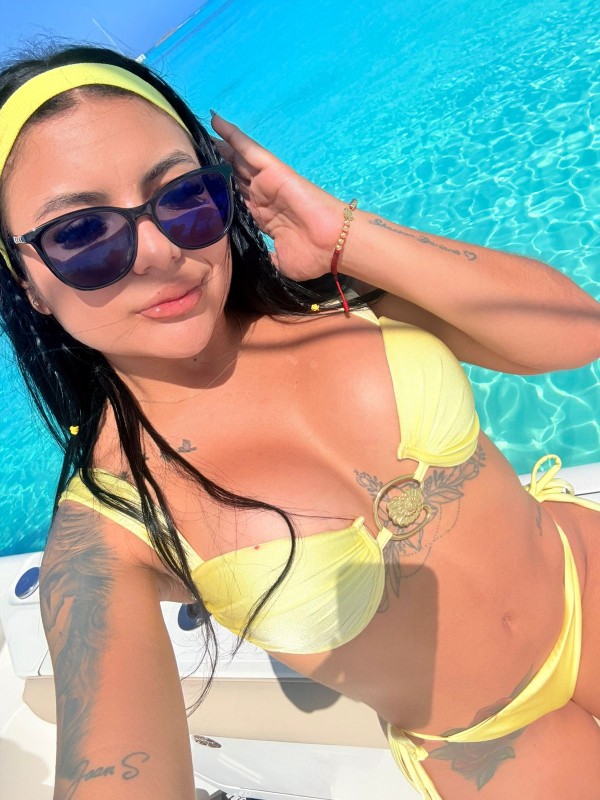 LA REINA DE LA FIESTA