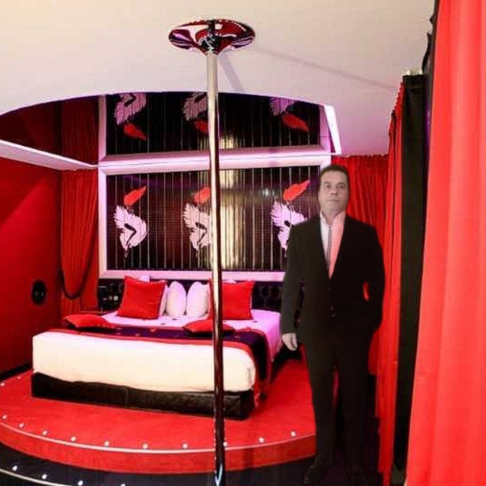 ACOMPAÑANTE MASCULINO, ELEGANTE Y SEDUCTOR PARA MU