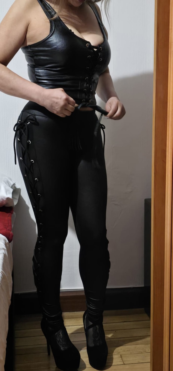 RECIEN LLEGADA A LOGROÑO. VICIOSA Y MORBOSA