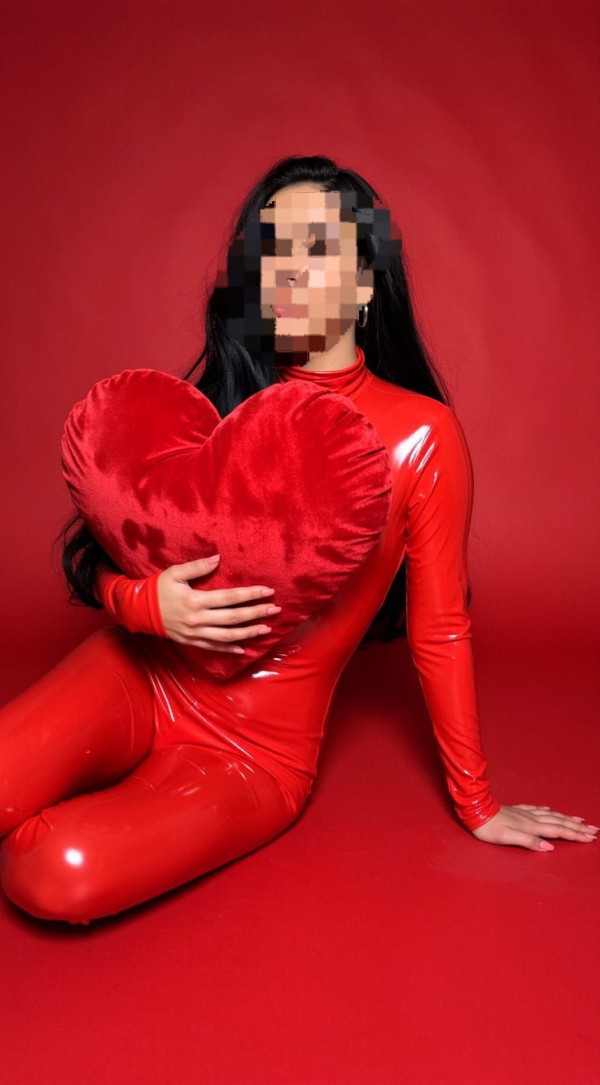 Sexy latina cachonda e implicada en (SORIA)