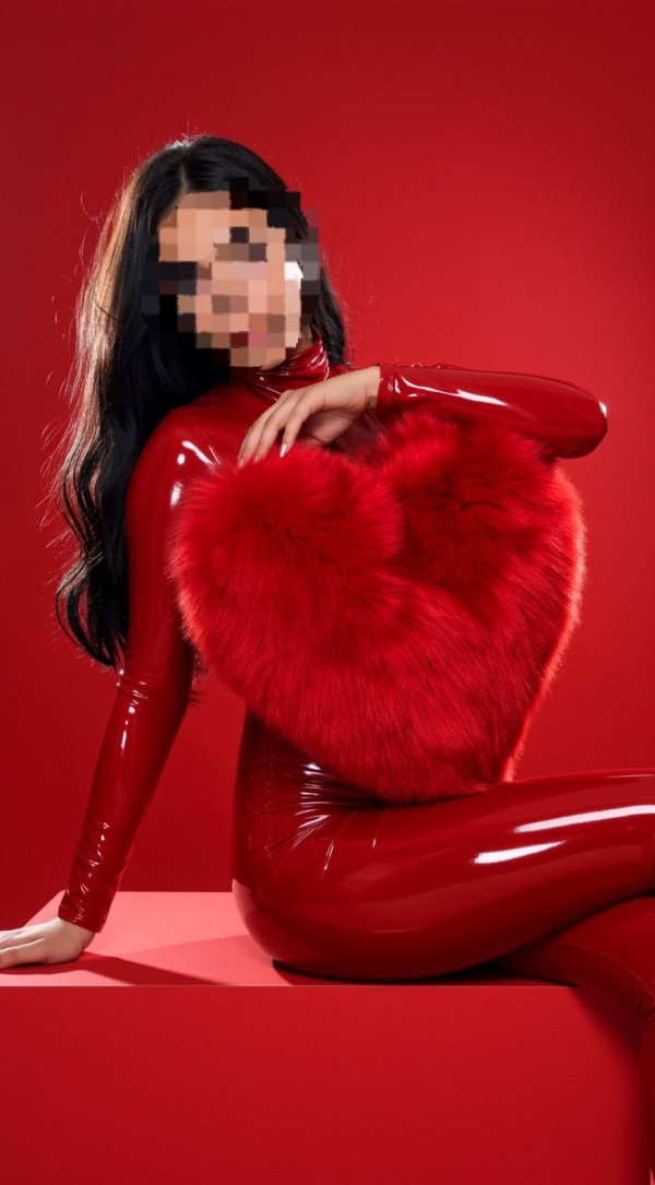 Sexy latina cachonda e implicada en (SORIA)