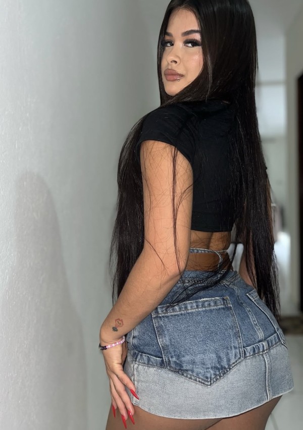 Cuerpo natural jovencita curvas rico coño apretadito sueve para lamer