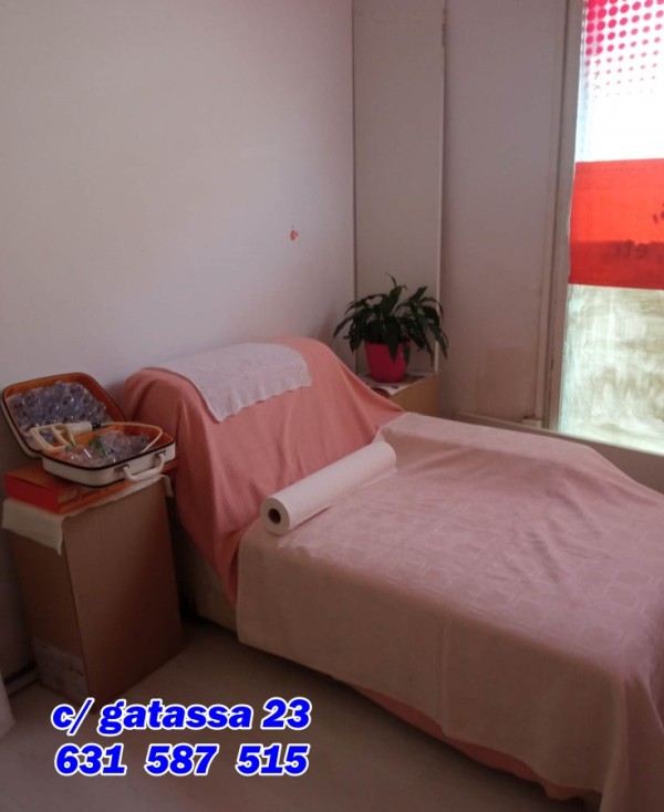 MASAJISTA ASIÁTICA CON EXPERIÉNCIA 631587515