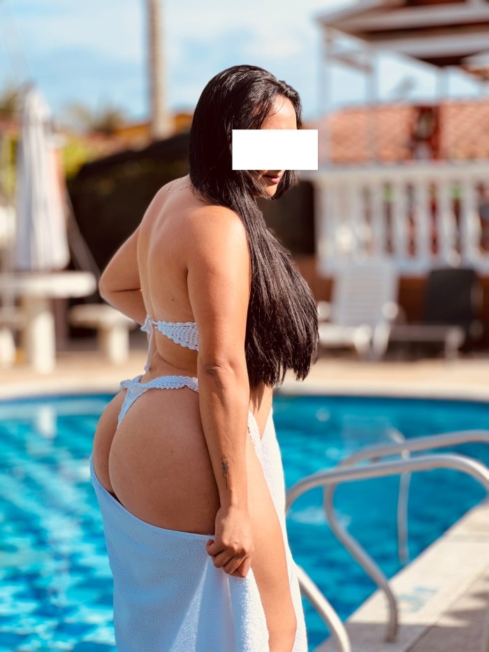 LATINA ENTREGADA CON SALIDAS A TODO CASTELLON