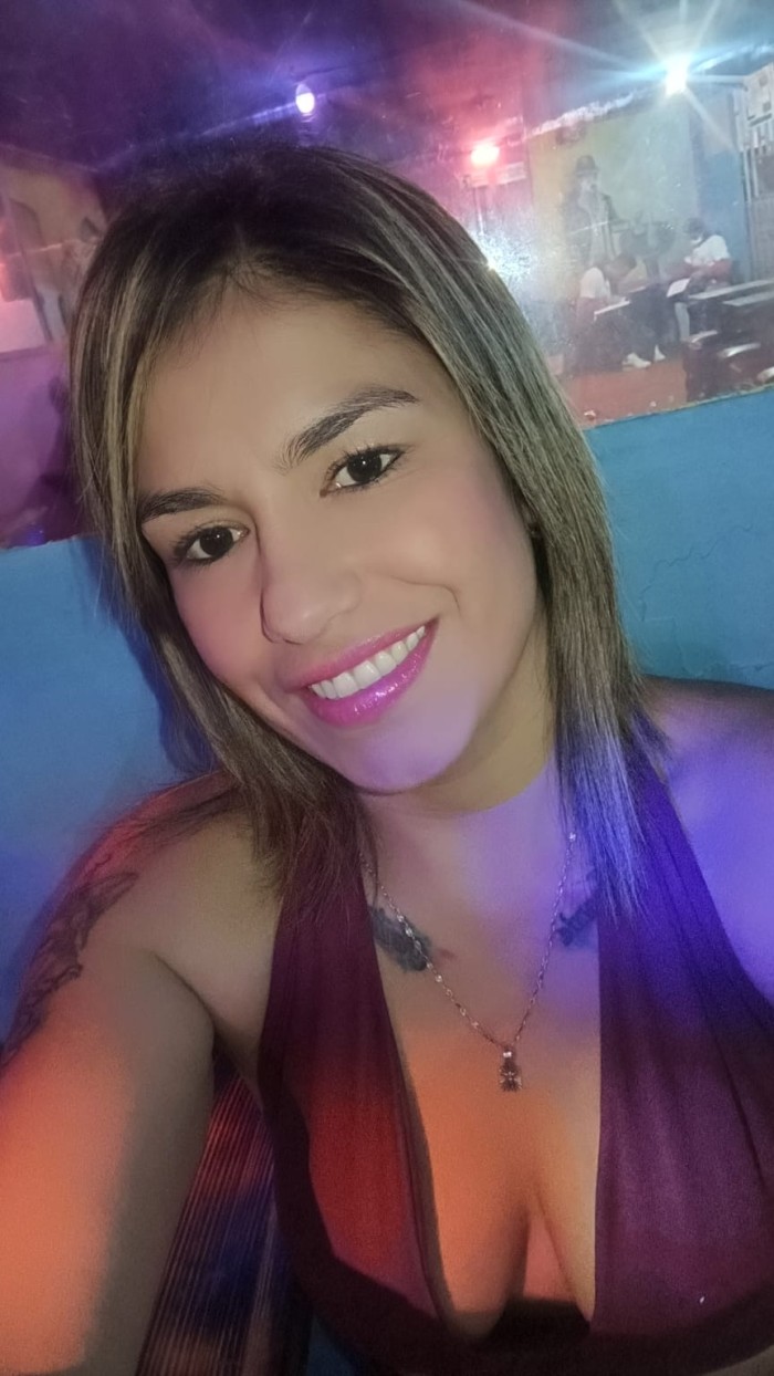 VENGO CON GANAS DE ESTAR CONTIGO LLÁMAME