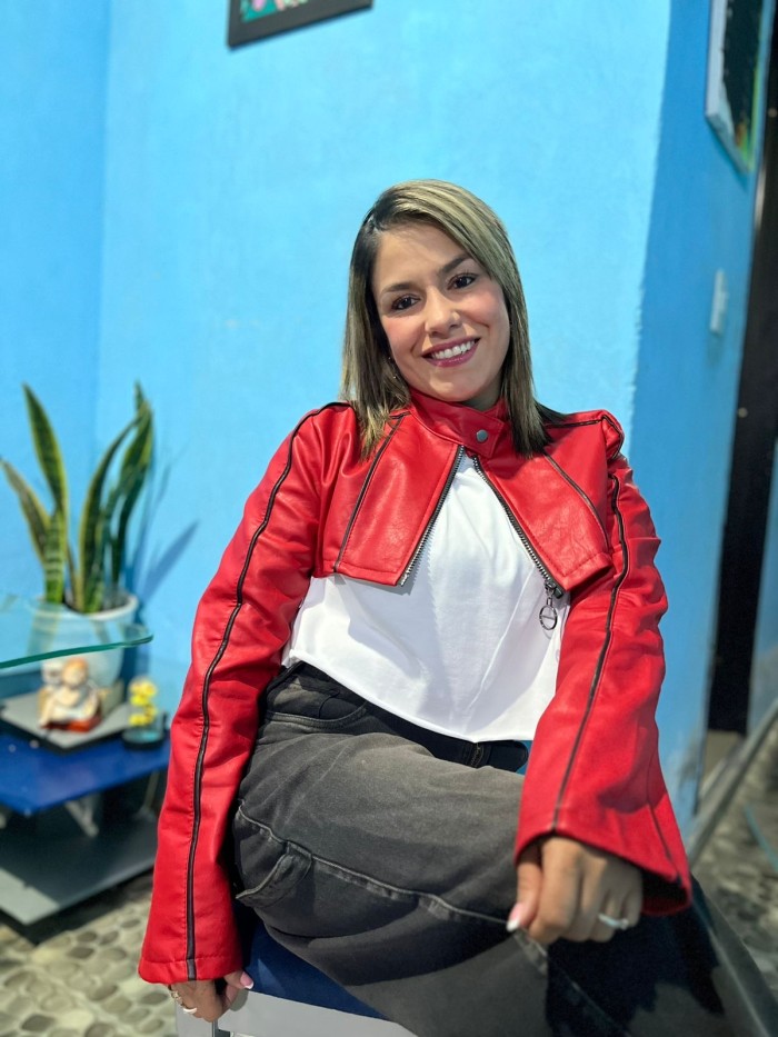VENGO CON GANAS DE ESTAR CONTIGO LLÁMAME