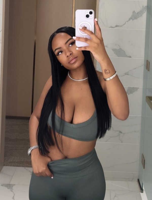 Morena latina mimosa