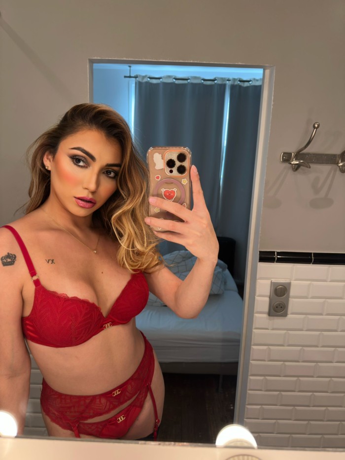 Soy nanda bella, una mujer trans sexy con cuerpo e