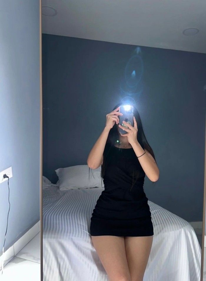 Chica bonita con figura seductora.