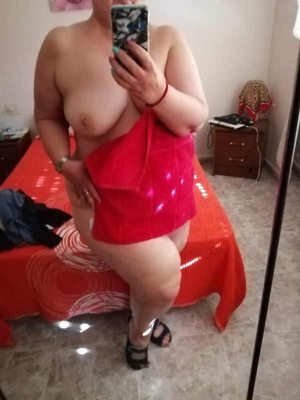 GANDIA NOVEDAD, ARGENTINA, MADURITA GORDITA CON CURVAS