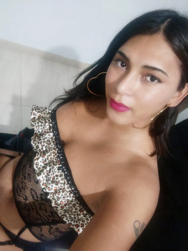 Hermosa trans joven