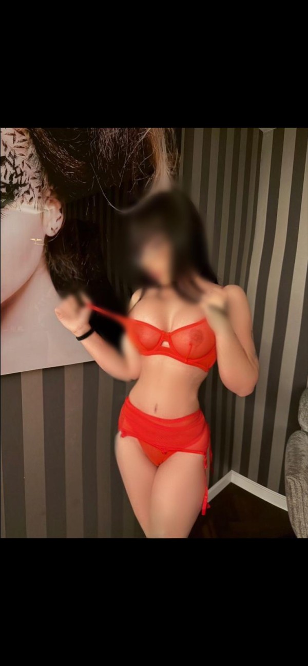 Dos amigas jóvenes bomba