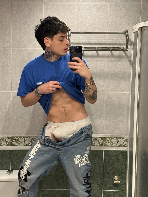 LATINO CON SITIO O ME DESPLAZO