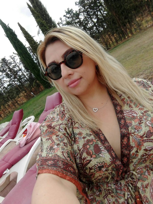 Fátima besucona fiestera y fogosa