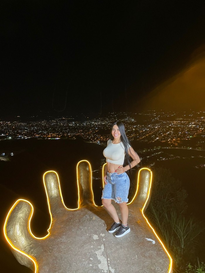 Hermosa morena colombiana